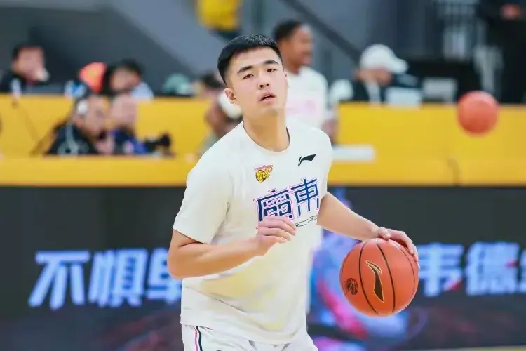 外线, 的锋卫摇摆