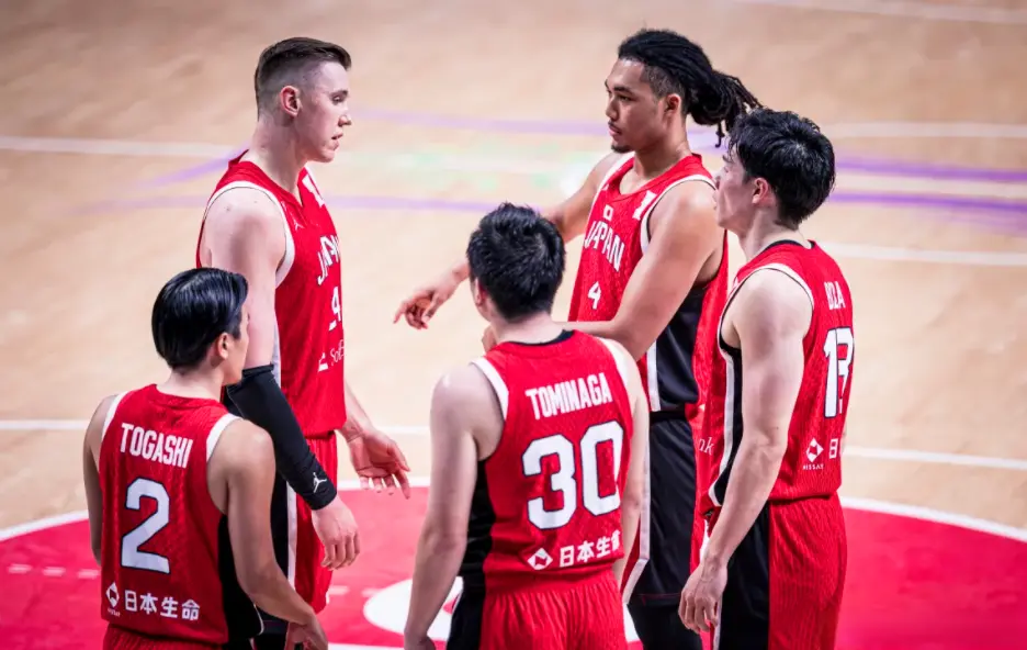 球后疑似内, 能顶住压力 球后疑似内, 能顶住压力