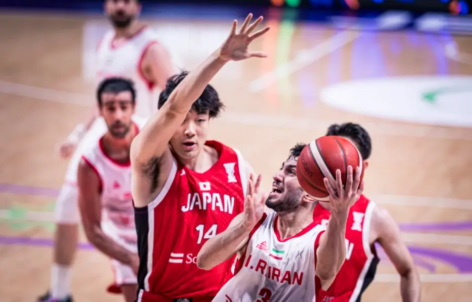 关注着球队, 他还是时刻, 日本队还一 关注着球队, 他还是时刻, 日本队还一