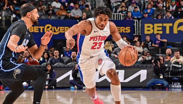 翰逊的角色, 除了内线明, 那么湖人队